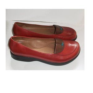 NWOB Dansko Desiree Red & Brown Leather Flats